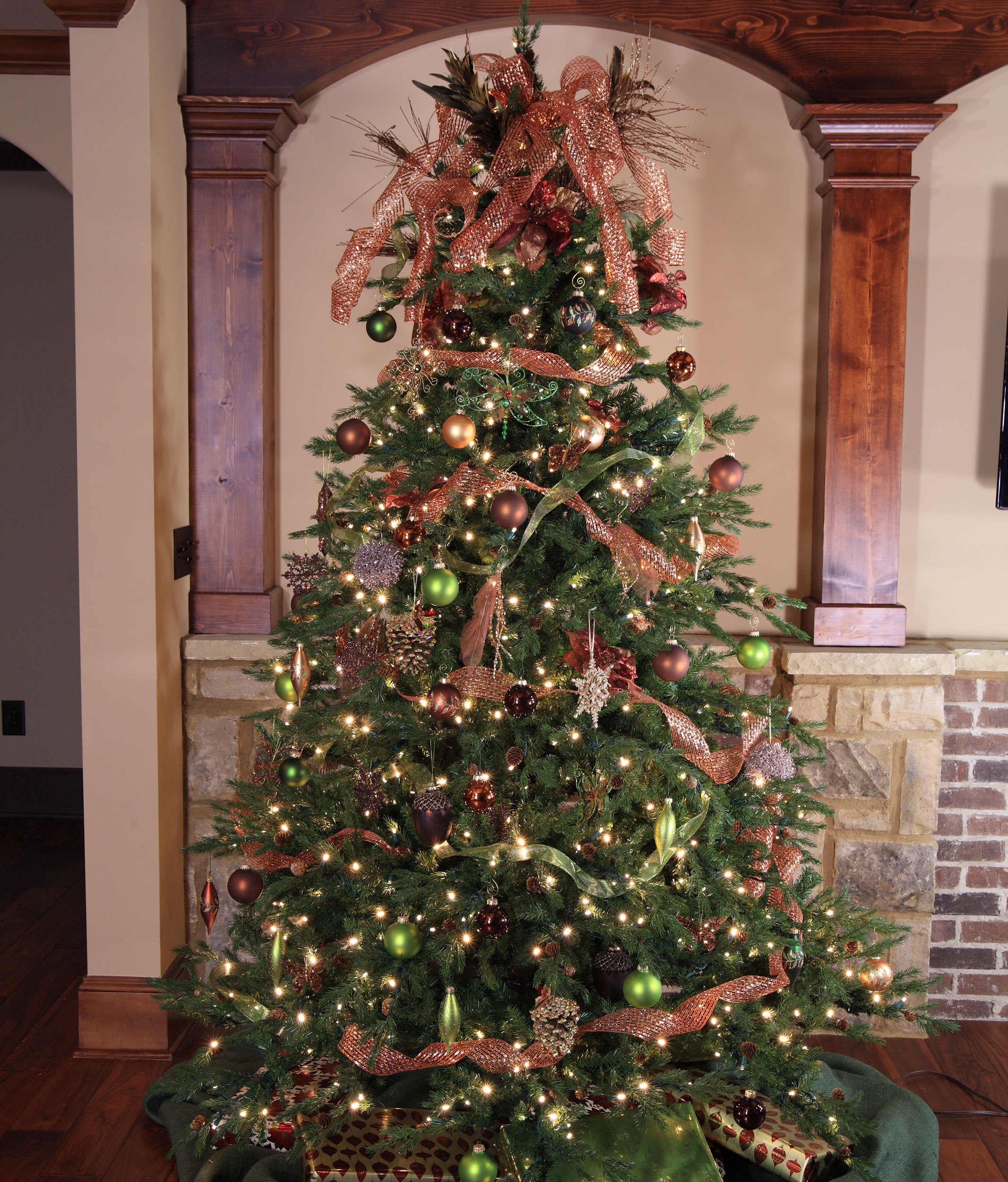 Hunter Prelit Tree Christmas Lights, Etc