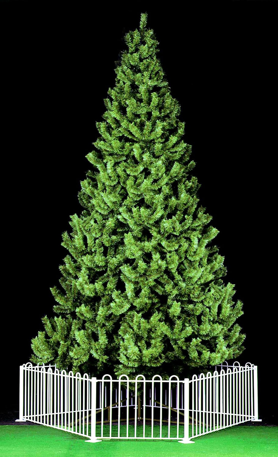 Product ID: 15503Description: 20' Unlit Yosemite Pine Tree, (Fence not Included)