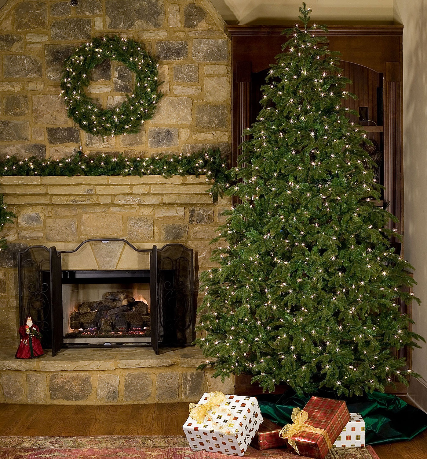 4.5' Full Fraser Fir Tree, 150 Clear Lamps